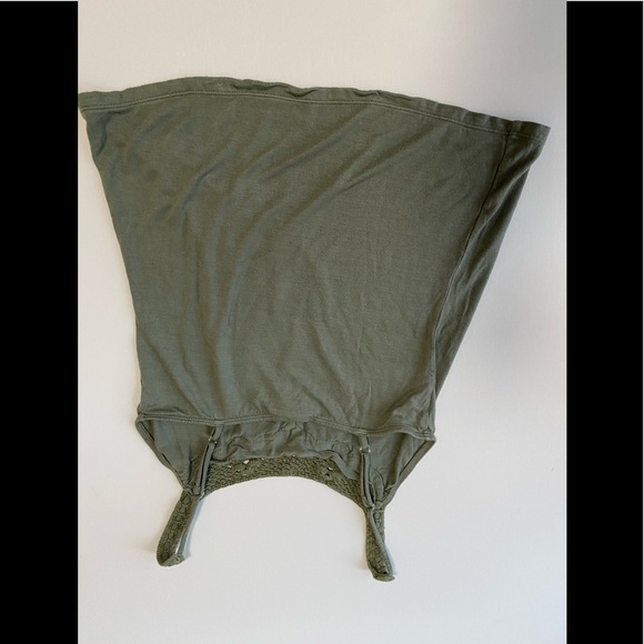 💚SANTIKI GREEN CROCHET Adjustable strap tank top - Picture 8 of 11